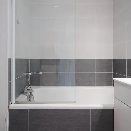 Apartment Saint Clair N112 St2
